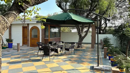 Dharm Resort Отели в г. Mughalsarai Rly. Settlement