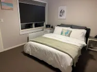 Seaford - Seabreeze; Beautiful Beachfront, 2-Bedroom Apartment - WiFi, Netflix.