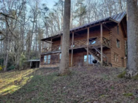 3-bedroom chalet in cool Black Mountain with WiFi, AC. Close to Asheville