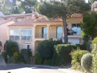 15mn from Collioure, sea view, House in secure residence