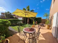 Miroirft DE LA Plage DE LA Villa Hotels in 