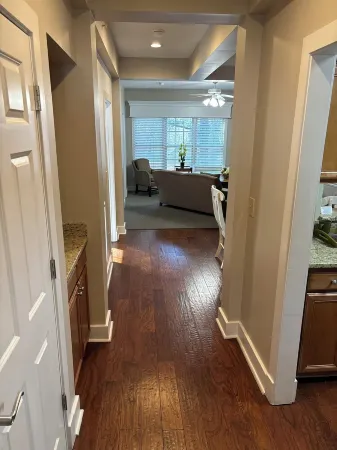 Charming 2-bedroom condo in delightful Williamsburg with fitness room, WiFi