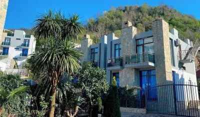 Between the mountains and the sea. Family area. Hotel di 