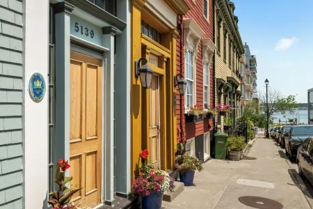 Historic 2 bedroom central down town location near waterfront - #3