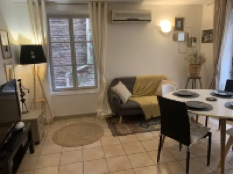 Chic & cozy city center apartment