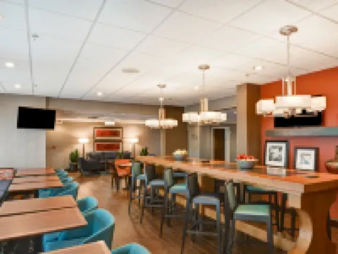 แฮมป์ตันอินน์ ชาร์ล็อต-แกสโทเนีย โรงแรมในแกสโตเนีย