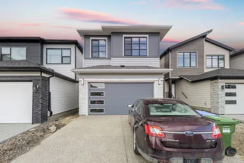Kay Homes | Lakeview Haven – Walk to Park, 4 Mins to Restaurants, Shops & Cinema