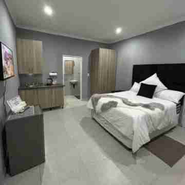 Modern Airb&b  with Wi-Fi Soweto  near famous entertainment sites. Rooms