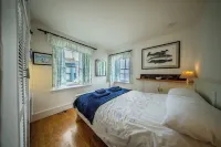 Cosy fisherman's cottage on the Pennan seafront.