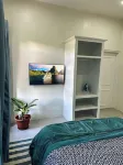 Stylish, Cozy 1 Bedroom Condo with WiFi and AC - Lemongrass Condos Отели в г. 