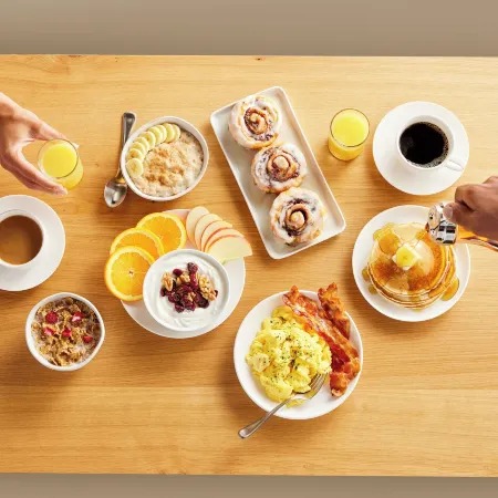 Holiday Inn Express & Suites MILWAUKEE – WEST ALLIS by IHG Отели рядом с достопримечательностью «Миллер Парк»