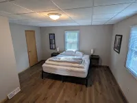 Large 2-Bedroom Lower Unit with Fast WI-FI & in Unit Washer/Dryer Hotels in Baraboo