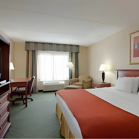 Holiday Inn Express & Suites AUBURN by IHG