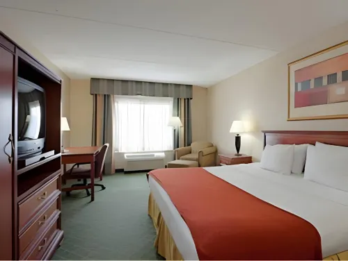 Holiday Inn Express & Suites Auburn Hotel a Worcester