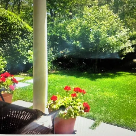 Cozy 1 Bedroom with Fenced in Yard, Porch, Close to the Bay Beach & Bike Trail.