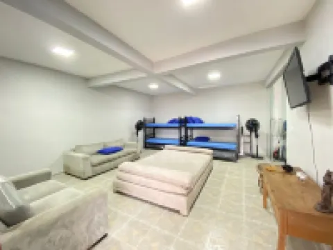 Casa Pazim Itanhaém - Swimming pool, relaxation and close to the beach!