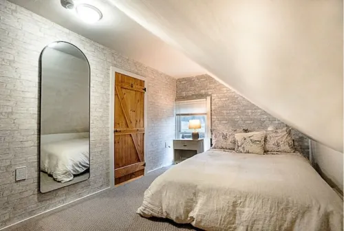 The Cider Loft Hotels in Waterbury Center