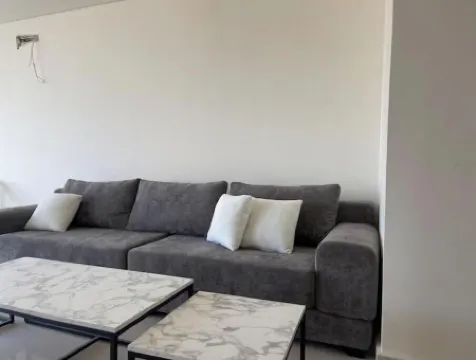 Stylish 3-BDR Apt with Terrace