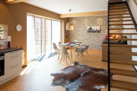 Stylish vacation home in the Franconian south Expect the unexpected... Отели в г. Гаукёнигсхофен