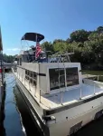 Charming yacht with AC and WiFi in enchanting Charlotte