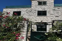 Adriatic Gem: Waterfront home Private Beach & Garden in Serene village near Ston