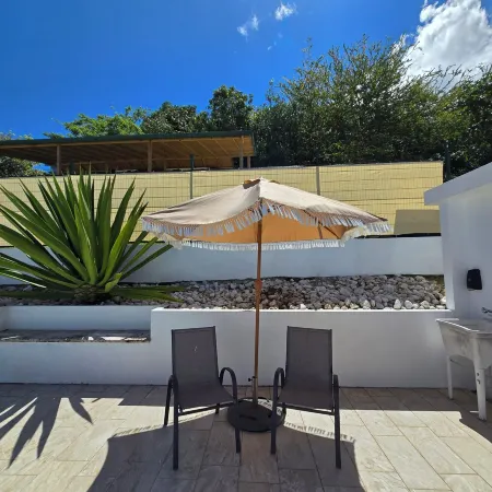 Exclusive Beachside Getaway: Private Pool and Beach Steps Away