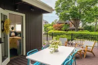 Cozy 2-bedroom house in charming Kingston with AC, WiFi