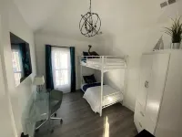 Starlake: A fully remodeled boutique style cottage Hôtels à : Williams Bay