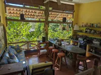 Beautiful and spacious 2 blocks from the beach and town center!