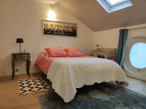 Appart Sous le Ciel, Charme et Lumière Près de Paris et du Parc Bel-air