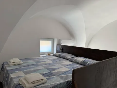 Star-vaulted studio apartment 50 meters from historic center, ideal for couple