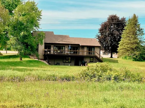 Charming 4-bedroom house located on Deer Run Golf Course. Perfect location!!!!