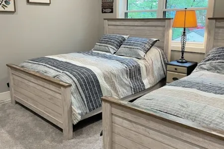 Entire Top Floor Only: Okoboji Oasis/ Private Entrance