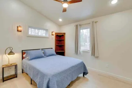 Cabin A - Basses Creek Cabins - Nature, Golf, swim, hike! Отели в г. Камберленд