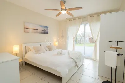 Lovely Cosy House Biscarrosse Hotels near La Rive