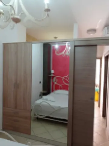 Very central just 100m from the rocks and 200m from the beach