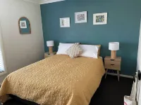 On the Park-Modern 4 Bedroom 3 living Area Home 100m to Parks a& Shopping Centre