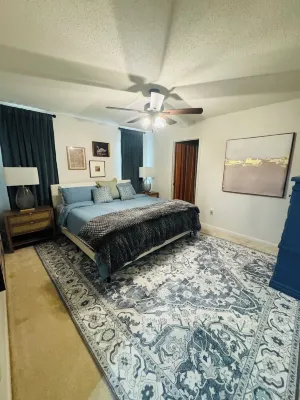 Close to downtown Camden! Sleeps 6 Hotels in Camden