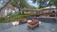 Honey Dreams on Lake McQueeney.  Within minutes to tons of local attractions!