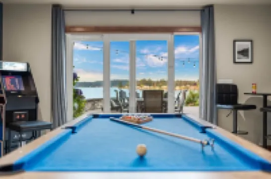 Luxury Beach House & Apartment, Hot Tub, Kayaks, Fire Pits, Game Room