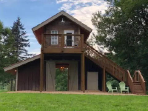 LINVILLE Nostalgic Mountain Farm Glamping Camper on Wedding Venue, 10 acre farm