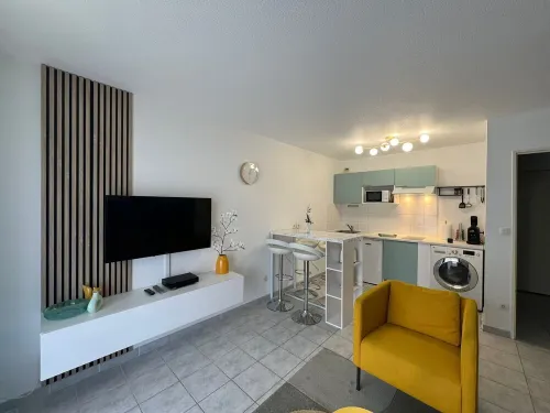 Small 2P cocoon with swimming pool and private parking! Hotels in Touques