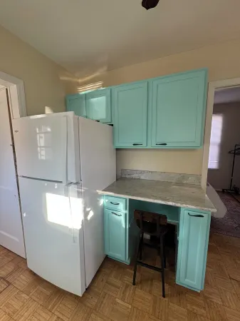 Charming 2-bedroom house with WiFi, AC in adorable Sycamore Отели в г. Де-Калб