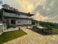 3-bedroom villa in pleasant Himalayan town Kausani, Uttarakhand, India with WiFi Hotels in Kausani State