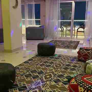 Beautiful 2-bedroom apartment with AC in Giza Governorate with pyramids view Others
