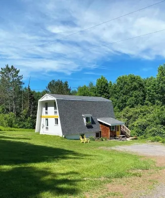 Contemporary A-frame Style Home in the Heart of the Catskills Hotels in der Nähe von Plattekill Mountain