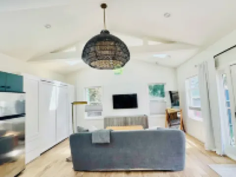 Lovely bungalow in Mill Valley Hotels in Mill Valley