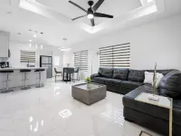 Brand NEW Splendor 2 Bedroom Apartment conveniently located Pharr-McAllen area! Hotels in Pharr