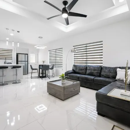 Brand NEW Splendor 2 Bedroom Apartment conveniently located Pharr-McAllen area! Отели в г. Фарр