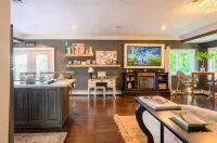 Cozy 2BR Apt w/ Dedicated Home Office & Restoration Hardware Furnishing Hotels in Saddle Brook